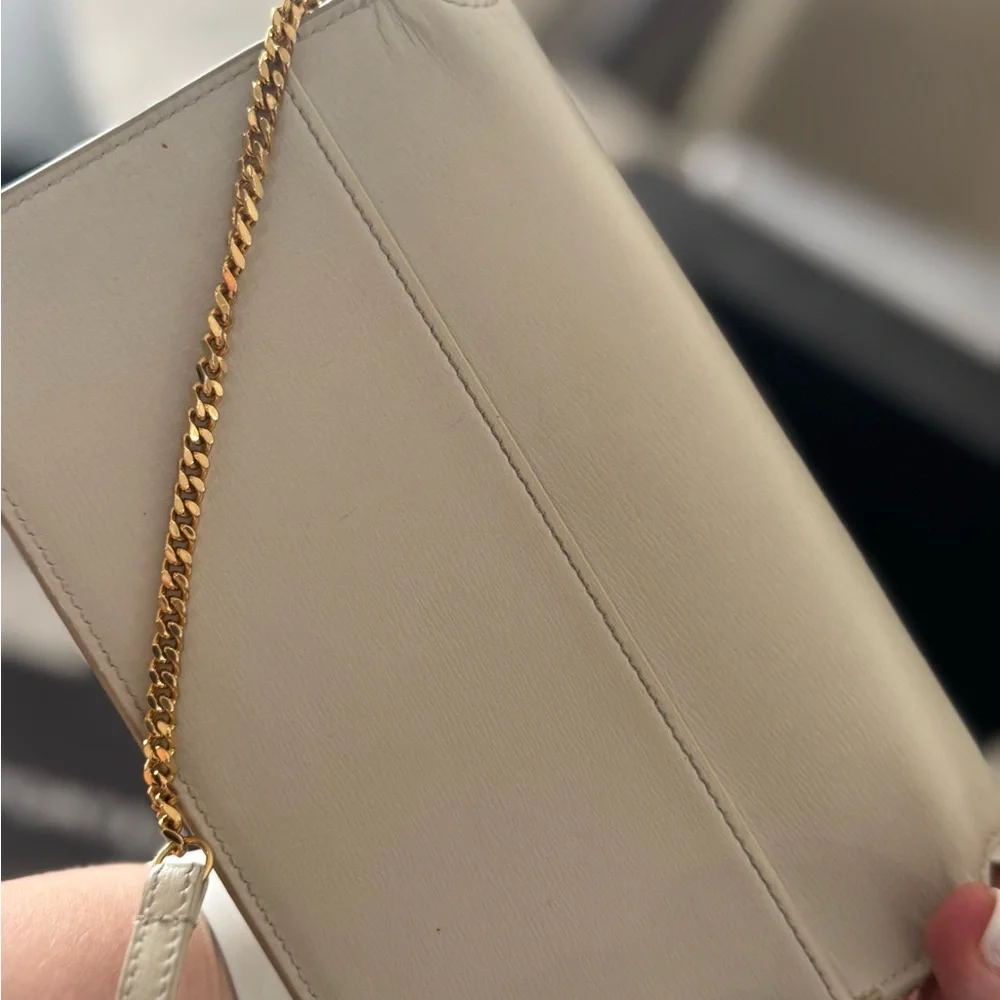 Saint Laurent Cream Clutch with Gold Chain - Picture 6 of 6